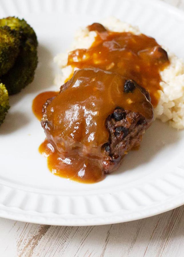 Salisbury Steak with Black Beans and Oatmeal