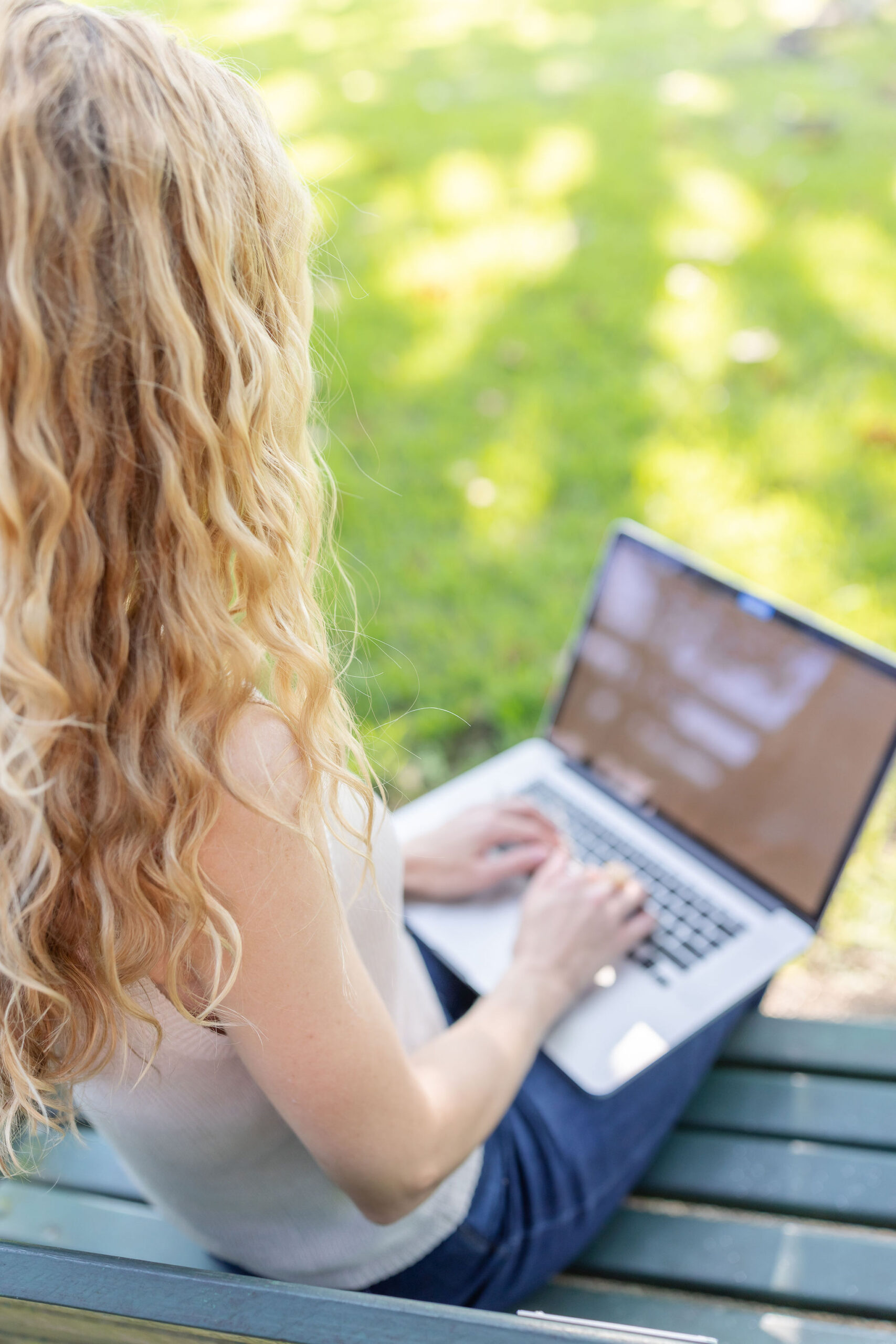 Coast Nutrition Co helps you find food peace and body image healing with online courses and programs